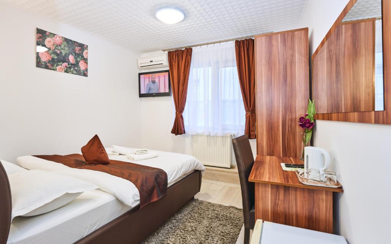 Pension Mora Клуж-Напока Екстер'єр фото